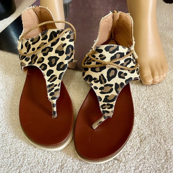 Animal print sandal, zip heel, rope detail - Picture 8 of 14